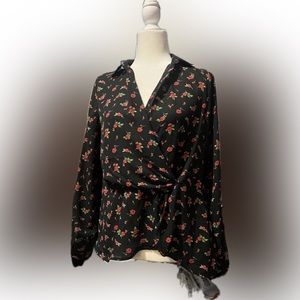 ⭐️ F21 black floral blouse size medium
